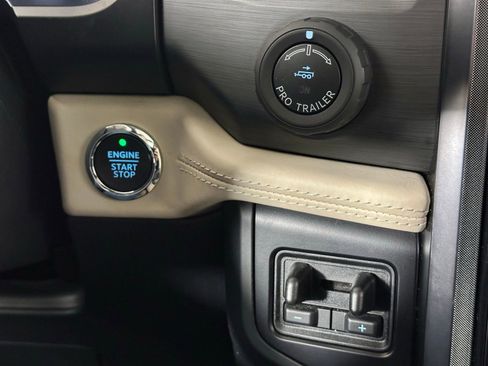 Used 2023 Ford Expedition Platinum image 42