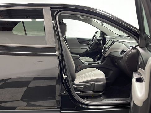 Used 2020 Chevrolet Equinox LS w/ LS Convenience Package FWD image 19