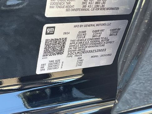 Used 2025 Chevrolet Silverado 1500 LT AWD/4WD image 30