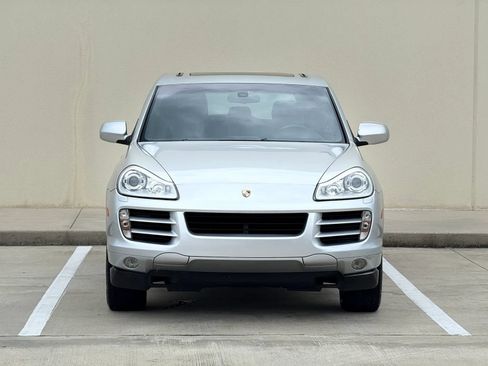 Used 2010 Porsche Cayenne AWD/4WD image 2