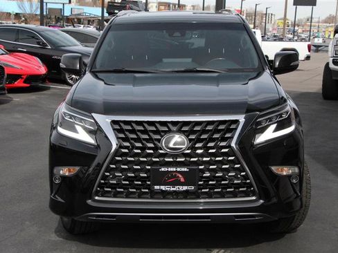 Used 2023 Lexus GX 460 Premium w/ Premium Package image 3