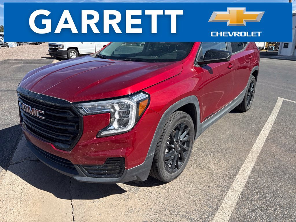 Used 2023 GMC Terrain SLE w/ Elevation Edition FWD image 1