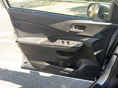 Used 2016 Honda CR-V LX image 5