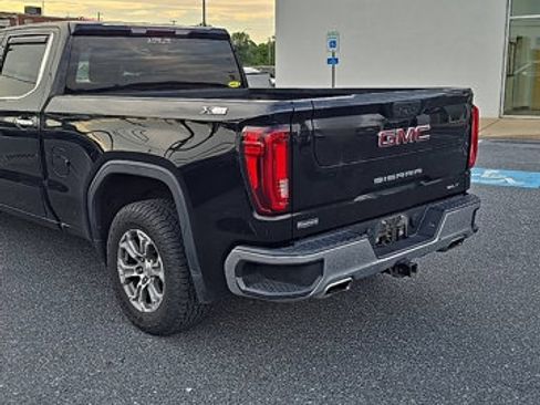 Used 2020 GMC Sierra 1500 SLT w/ X31 Off-Road Package AWD/4WD image 9