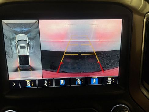 Used 2021 Chevrolet Silverado 1500 High Country w/ Technology Package image 9