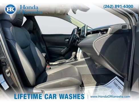 Used 2022 Toyota Corolla Cross XLE image 36