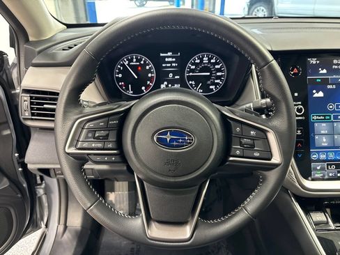 Used 2025 Subaru Outback Premium AWD/4WD image 14