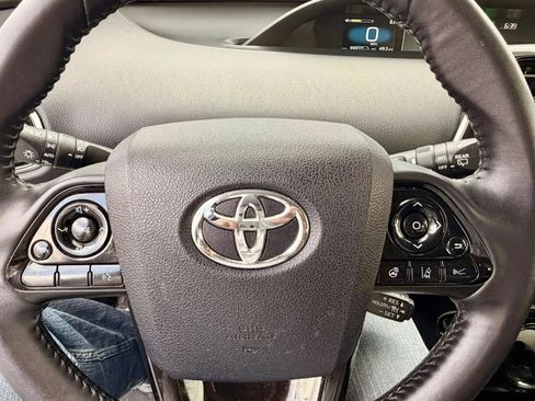 Used 2022 Toyota Prius XLE FWD image 11