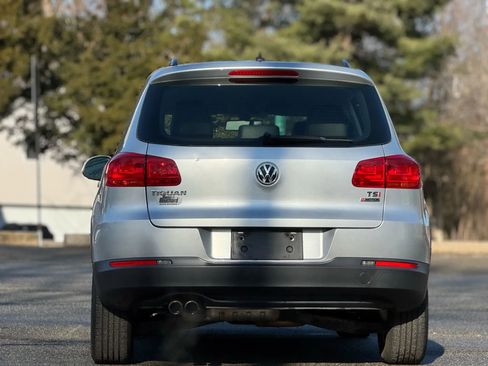 Used 2016 Volkswagen Tiguan S image 6