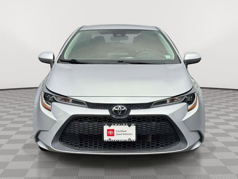 Used 2020 Toyota Corolla LE FWD image 2