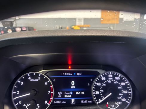 Used 2024 Nissan Sentra SV image 39