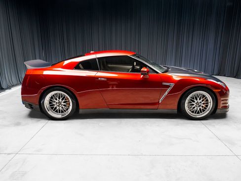 Used 2016 Nissan GT-R Premium AWD/4WD image 18