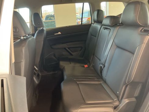 Used 2021 Volkswagen Atlas SE image 24