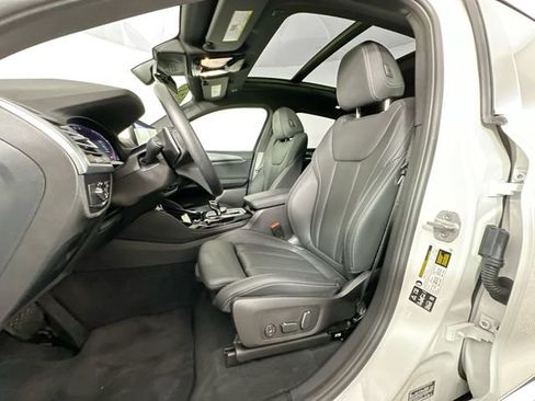 Used 2025 BMW X4 xDrive30i image 4