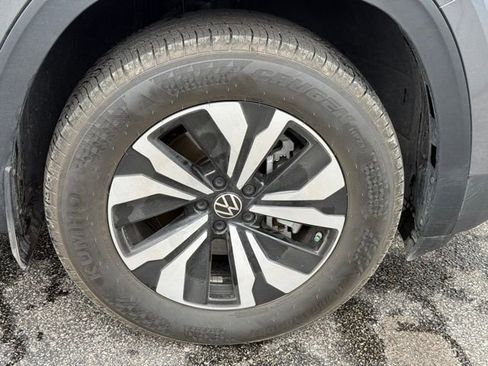 Certified 2025 Volkswagen Atlas SE AWD/4WD image 8