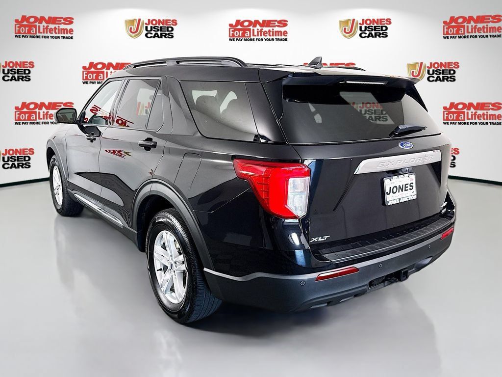 Used 2024 Ford Explorer XLT w/ Class IV Trailer Tow Package AWD/4WD image 2