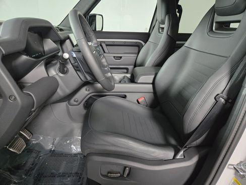 New 2026 Land Rover Defender 110 OCTA image 11