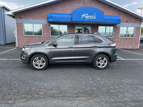 Used 2018 Ford Edge Titanium w/ Equipment Group 301A AWD/4WD image 3