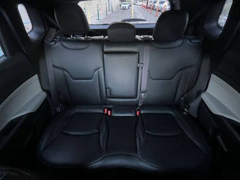 Used 2025 Jeep Compass Limited image 38