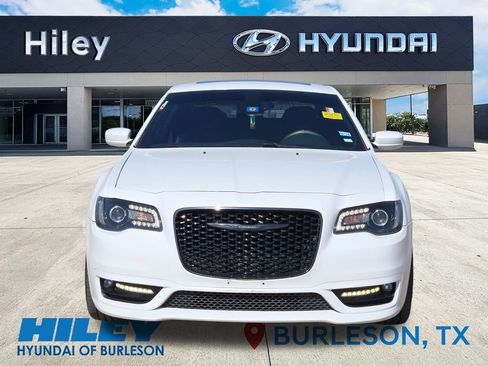 Used 2019 Chrysler 300 S w/ S Model Appearance Package image 7