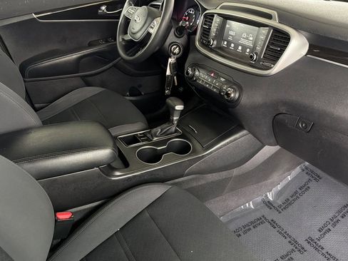 Used 2019 Kia Sorento L image 22