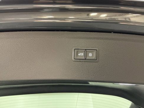 Used 2024 Audi Q5 2.0T Premium w/ Convenience Package image 30