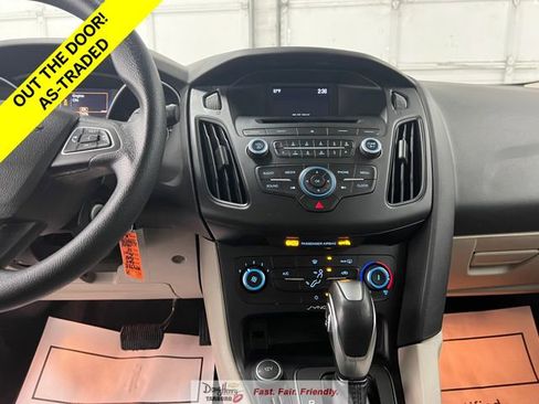Used 2015 Ford Focus SE image 34