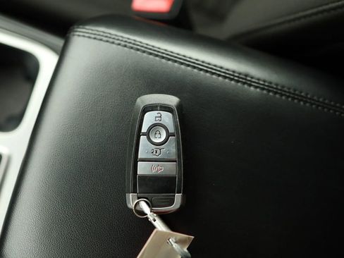 Used 2020 Ford Explorer XLT w/ Comfort Package image 25