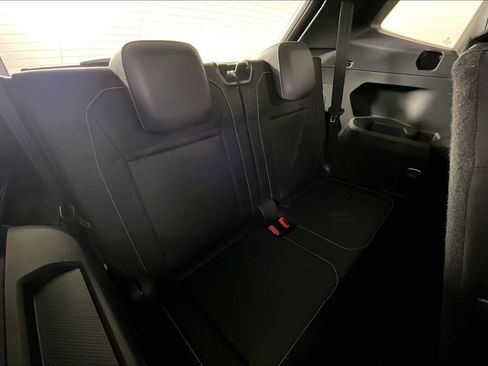 Used 2023 Volkswagen Tiguan SE image 30