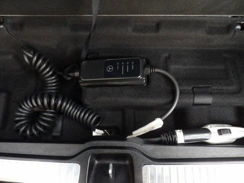 Used 2019 Mercedes-Benz GLC 350e 4MATIC image 27