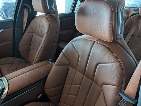 New 2026 BMW i7 xDrive60 w/ Executive Package image 6