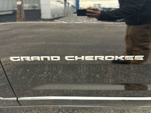 Used 2022 Jeep Grand Cherokee L Overland w/ Advanced Protech Group III image 33