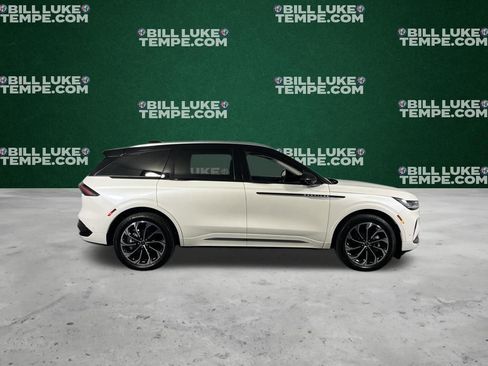 Used 2024 Lincoln Nautilus Reserve image 6