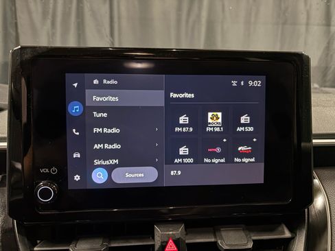 Used 2025 Toyota Corolla LE FWD image 10