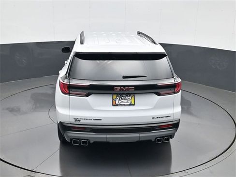 Used 2024 GMC Acadia Elevation image 19