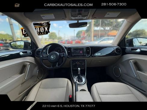 Used 2018 Volkswagen Beetle 2.0T SE FWD image 8