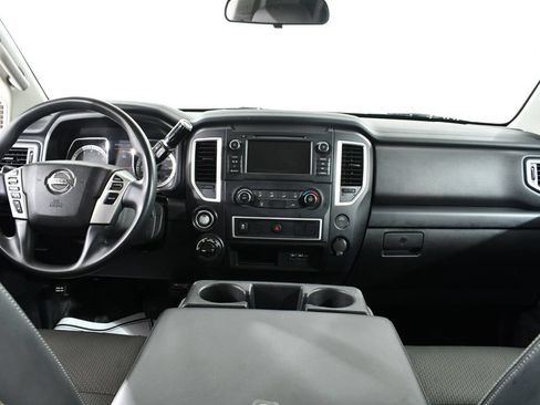 Used 2019 Nissan Titan S AWD/4WD image 7
