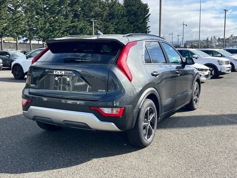 Certified 2025 Kia Niro EX FWD image 9
