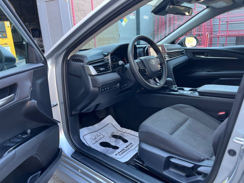 Used 2025 Toyota Camry LE FWD image 10