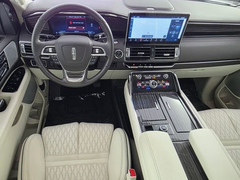 Used 2023 Lincoln Navigator Black Label AWD/4WD image 13