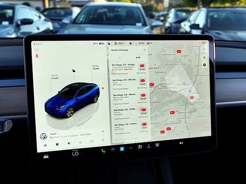 Used 2023 Tesla Model Y Long Range image 34