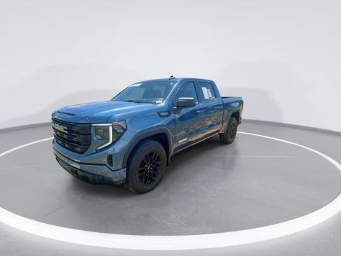 Used 2024 GMC Sierra 1500 Elevation w/ Preferred Package AWD/4WD image 4