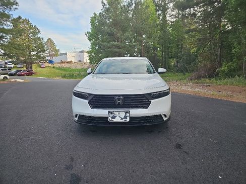 Used 2024 Honda Accord EX image 2