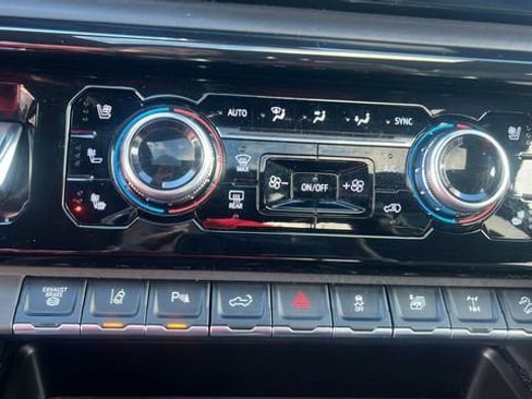 Used 2024 GMC Sierra 2500 AT4X image 26