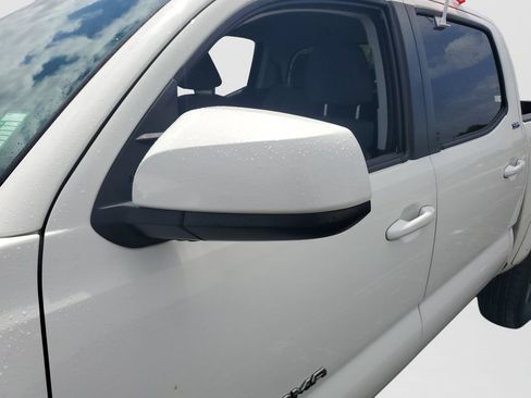 Used 2021 Toyota Tacoma SR5 RWD image 11