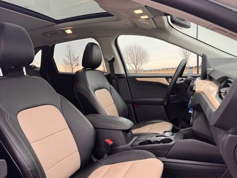 Used 2022 Ford Escape Titanium w/ Titanium Elite Package image 21