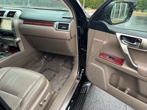Used 2010 Lexus GX 460 image 30