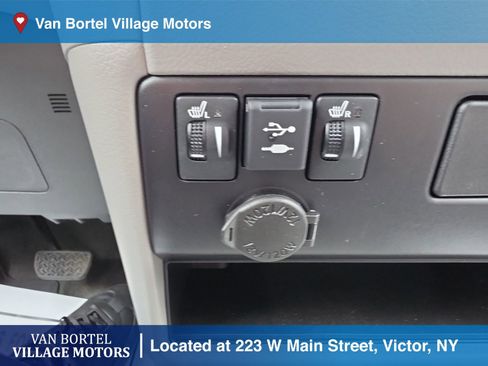 Used 2018 Toyota Sienna XLE w/ XLE Navigation Package image 21