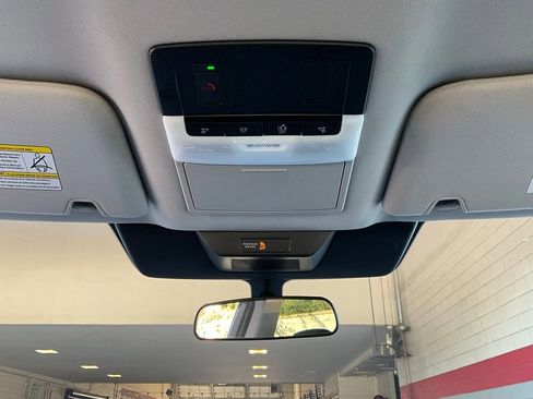 Used 2024 Nissan Pathfinder SV image 16