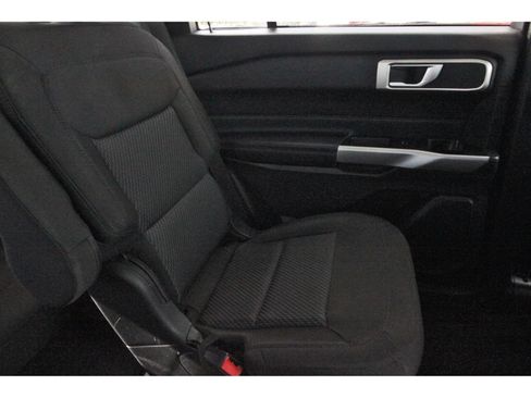 Used 2023 Ford Explorer XLT RWD image 15